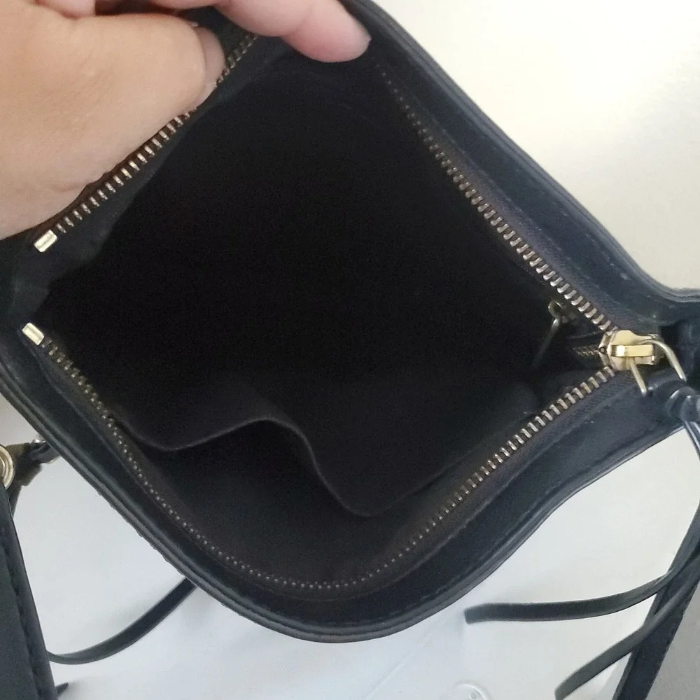 Fossil Black Leather Crossbody Bag Messenger Purse with Key Charm ZB5403